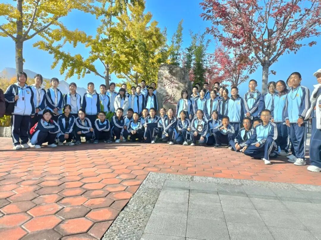 蟠龙湖研学基地迎来第七批研学团队 隆化存瑞中学依托水下长城实景授课